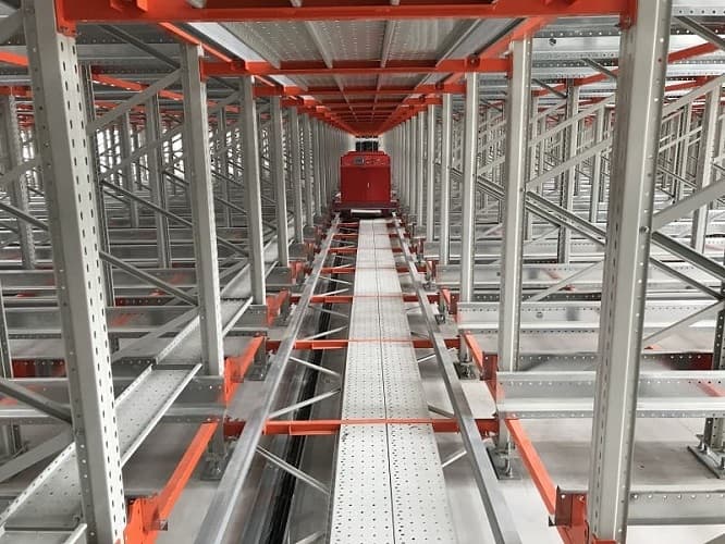 Nhiều xe shuttle mẹ con chuyên dụng