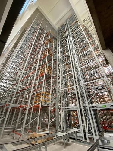 Thang máy tải pallet băng tải đứng Thang máy tải pallet băng tải đứng