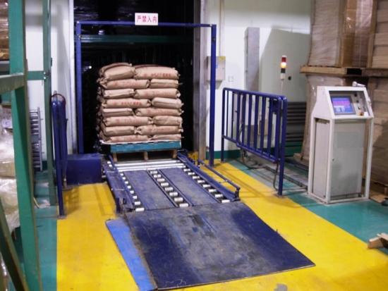 Pallet elevators for automated warehouse