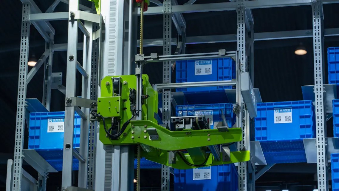 Hệ Thống Xe Đẩy Pallet Có Thể Tối Ưu Hóa Kho Lưu Trữ Hàng Loạt Của Bạn Như Thế Nào?