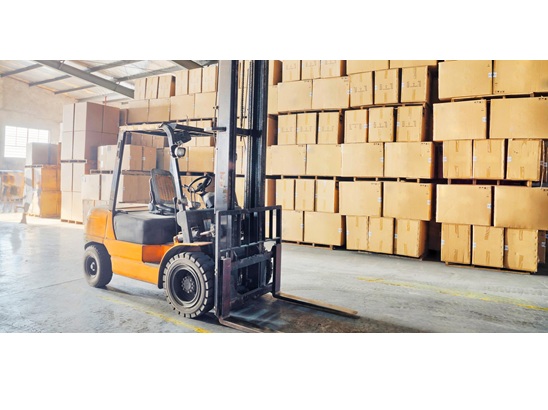 Xe nâng kho lạnh hiệu quả dành cho thiết bị xử lý vật liệu