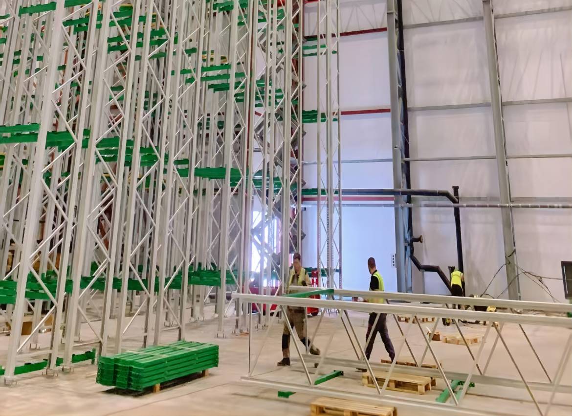 Báo cáo Công trường Xây dựng Kho Bia Cần trục Xếp dỡ